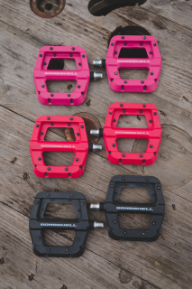 Pedály Plastic Flat Bombshell